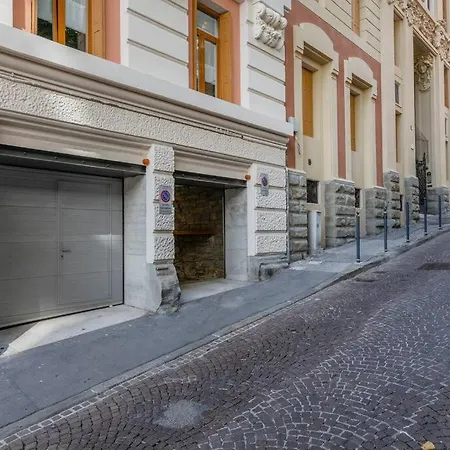 Casa Cereria - With Parking Daire